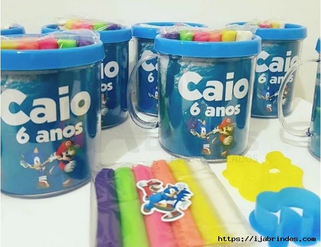 Caneca acrlica com kit massinha personalizada